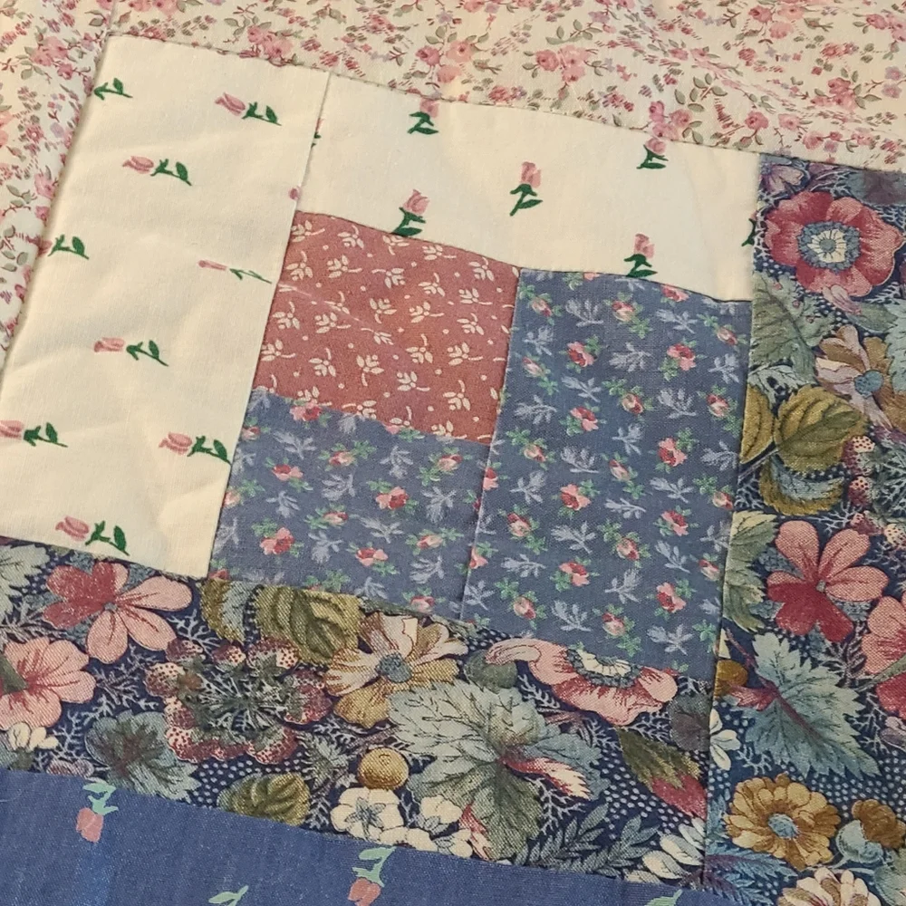 Handmade log cabin quilt tapestry